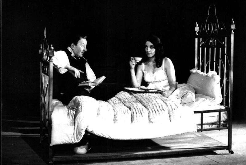 Halina Winiarska (Molly Bloom) i Stanisław Igar (Leopold Bloom). Ulisses, reż. Zygmunt Hübner, Teatr Wybrzeże, prem. 14 lutego 1970. Źródło: zygmunthubner.pl